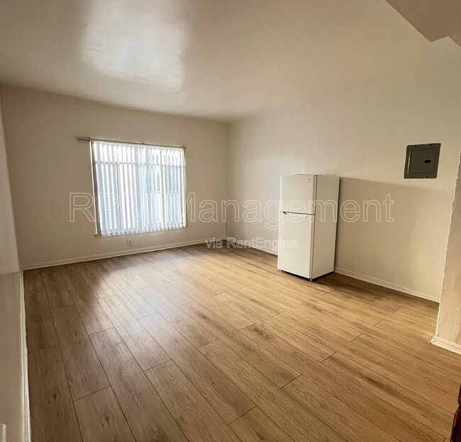 Building Photo - 619 Normandie Ave