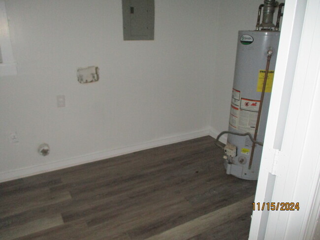 Building Photo - 254 Crowell Dr SW