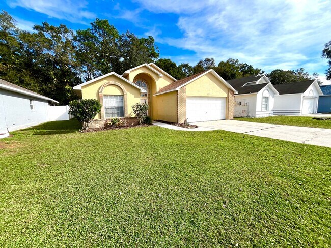 Building Photo - 3 Bedroom FOR RENT in Autumn Run (EAST ORL...