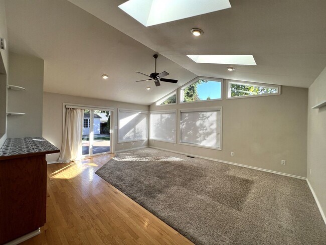 Foto del edificio - Spacious Mill Creek Rambler - Avail Now!