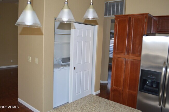 Foto del edificio - 4235 E Windmere Dr