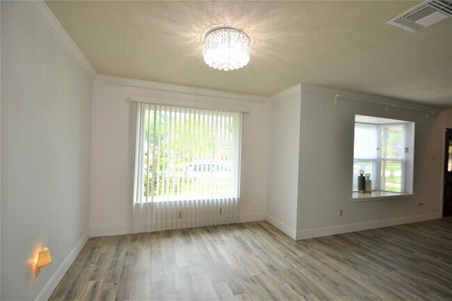 Building Photo - 2626 Valley Field Dr