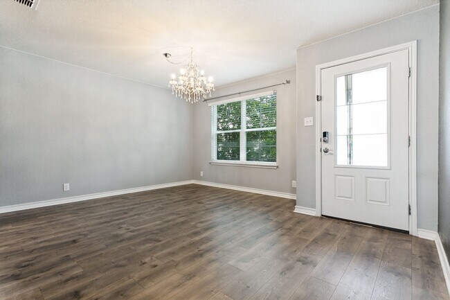 Foto del edificio - BEAUTIFUL 5-BEDROOM HOME IN VALLEY RANCH