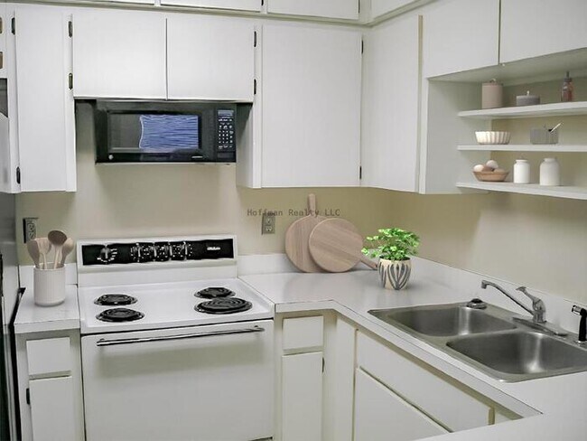 Building Photo - South Tampa condo in Hyde Park