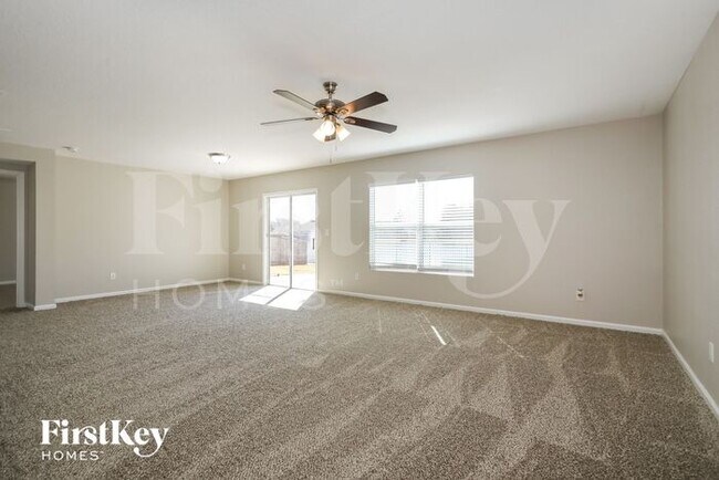 Building Photo - 3300 Canyon Falls Dr