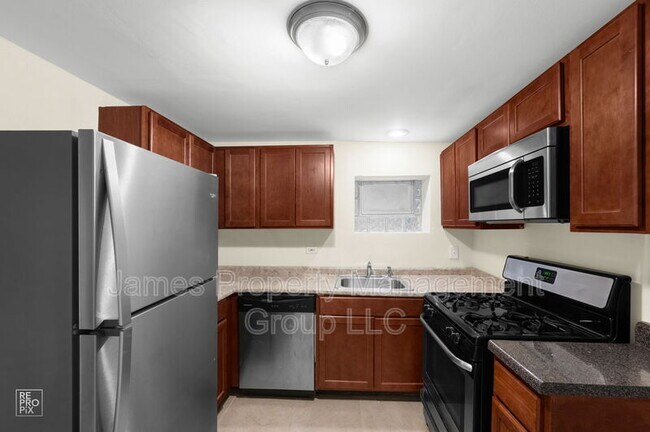 Foto del edificio - 835 N Paulina St