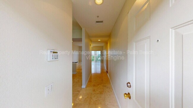 Building Photo - 1610 Presidential Way