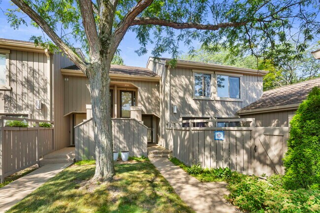 Building Photo - 1250 Oak Hill Rd