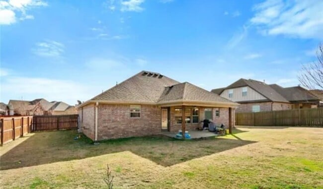 Building Photo - Fabulous Property for Lease - Tontitown AR!
