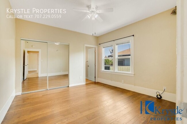 Building Photo - The WOW house