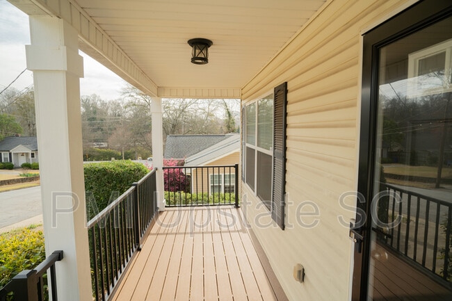 Building Photo - 318 Briarcliff Dr