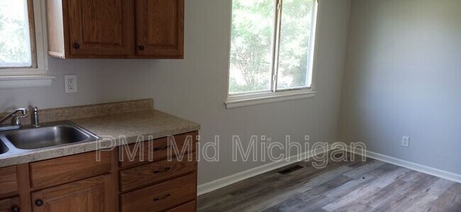 Foto del edificio - 2132 O’Brien Rd
