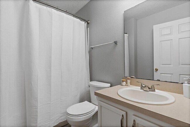 Building Photo - 326 Elderberry Dr