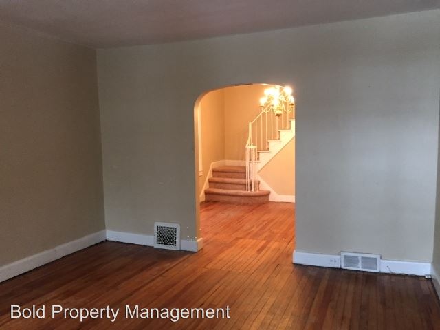 Primary Photo - 1239 Linden St