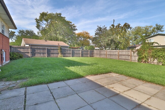 Building Photo - 525 N Park Dr