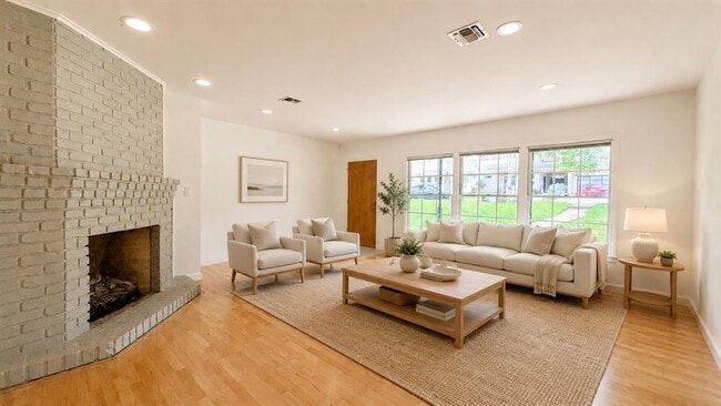 Building Photo - 405 Ridgewood Rd