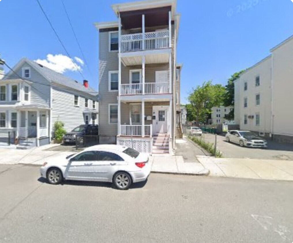 Primary Photo - 12 Shepard St