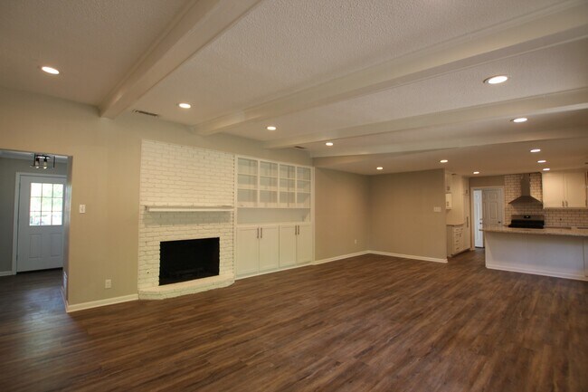 Foto del edificio - 701 Fair Ln