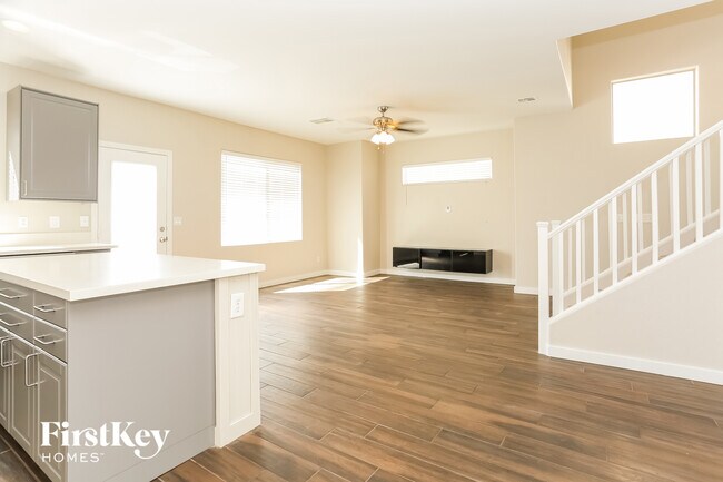 Building Photo - 6415 Hamilton Grove Ave