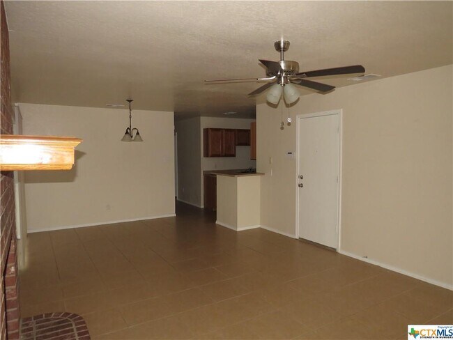 Building Photo - 2320 Wildewood Dr