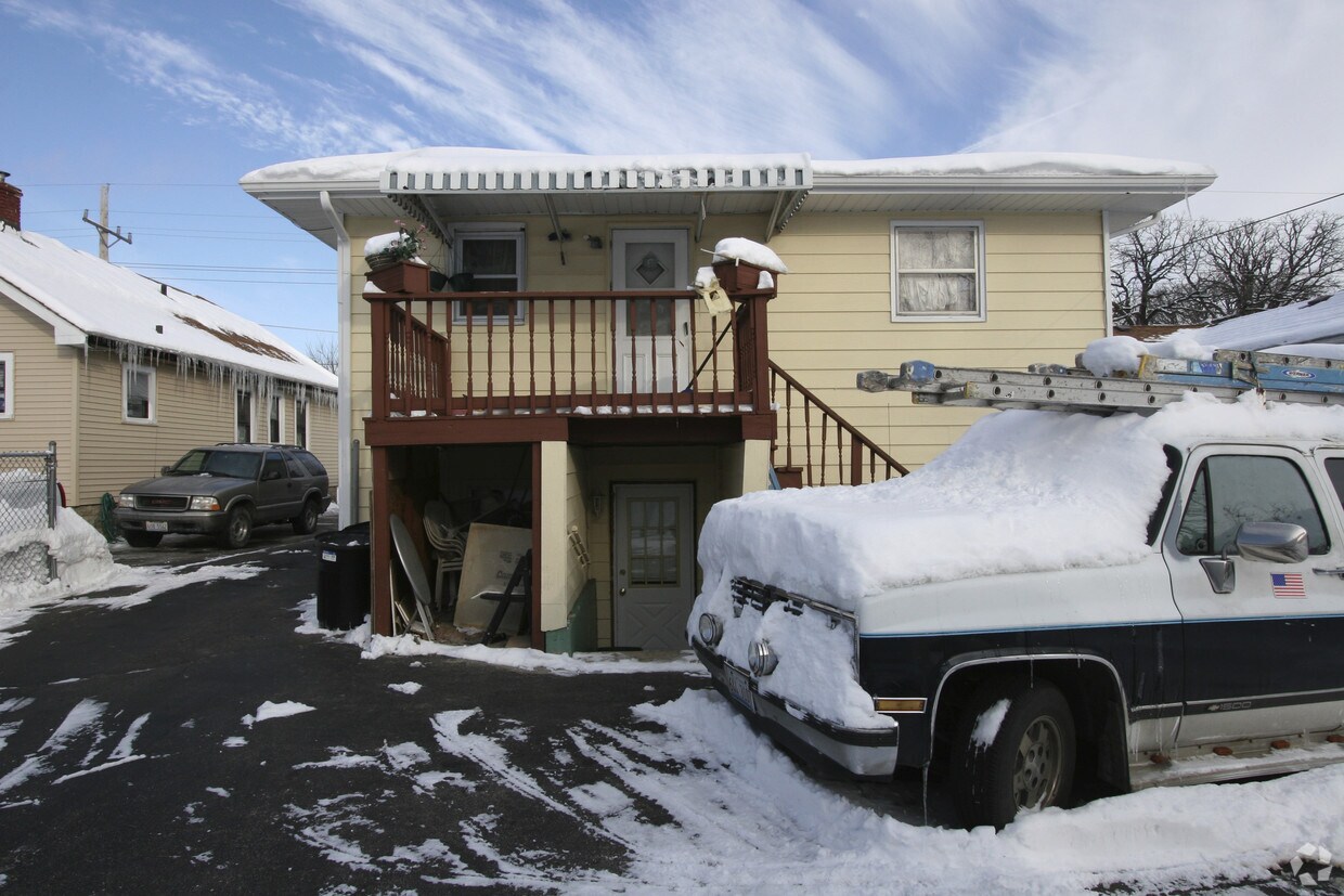 Building Photo - 1031 Grove St