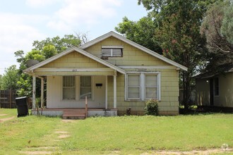 Building Photo - 1663 McGregor Ave