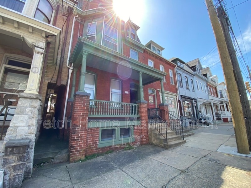 Primary Photo - 732 Columbia Ave