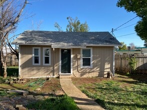 Building Photo - 2121 Terrace St