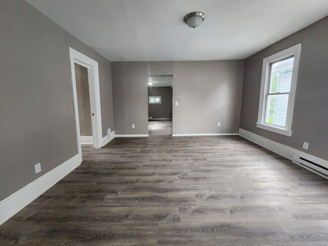 Building Photo - 326 Scio St