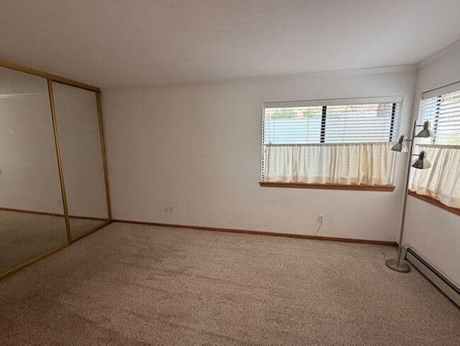 Building Photo - 335 Ski Way