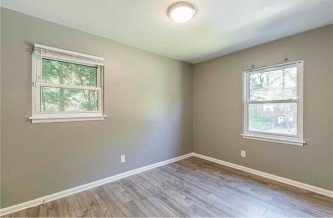 Foto del edificio - 3141 Delmar Ln NW
