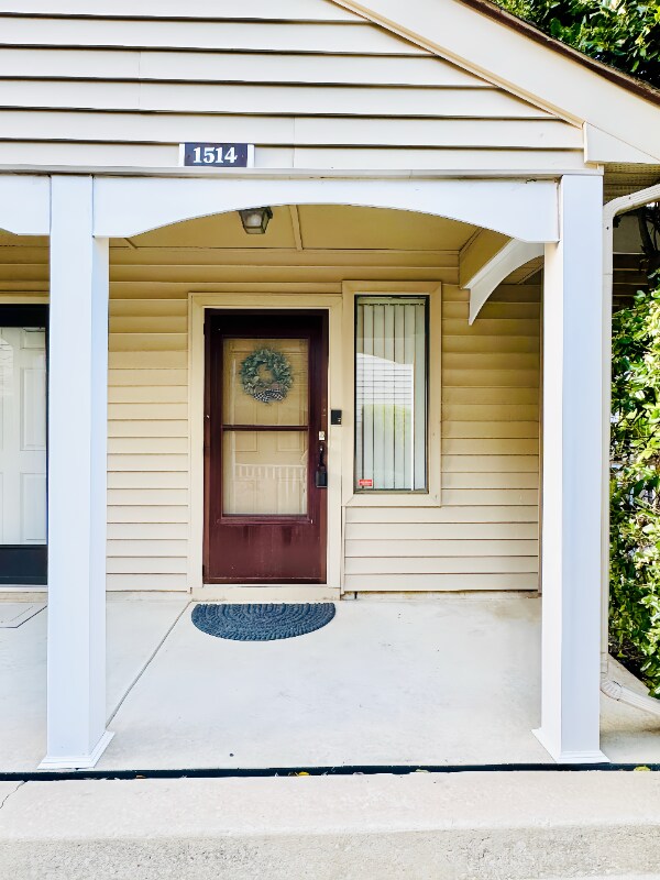 Primary Photo - 1514 Roberts Way