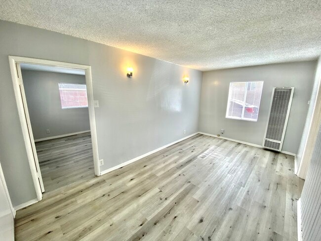 Foto del edificio - 3832 W 118th Pl