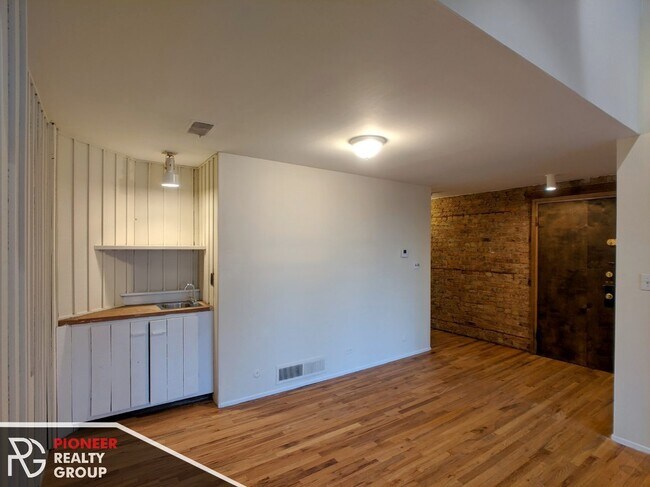 Foto del edificio - 606 W Surf St