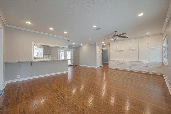 Foto del edificio - 942 W 30th St