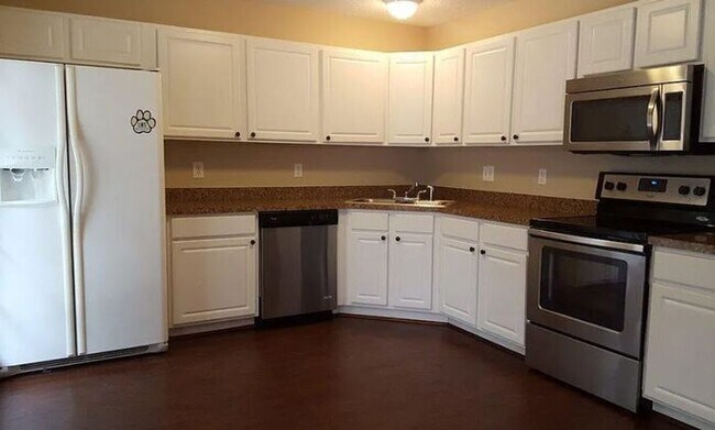 Foto del edificio - 404 Gibson Forest Dr