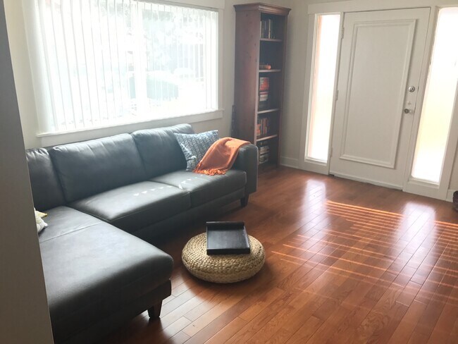 Living Room - 1410 N Dominion Ave