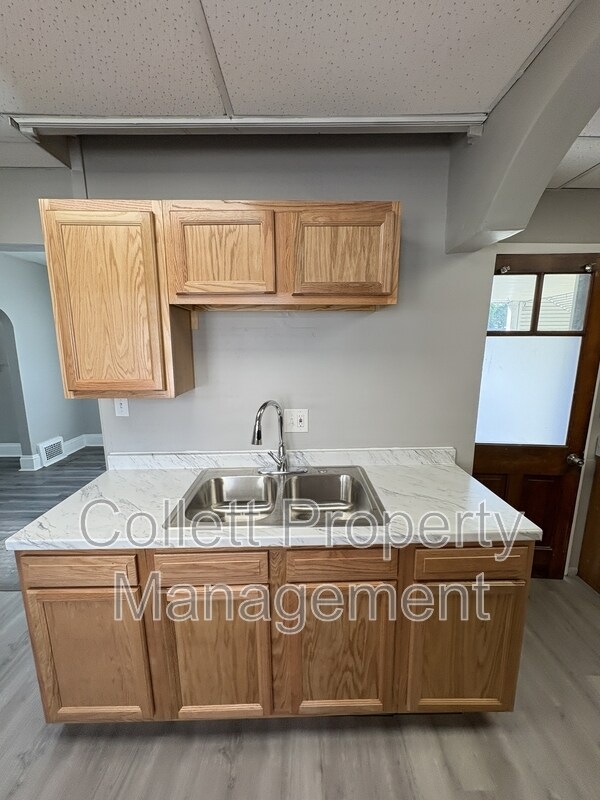 Foto del edificio - 3058 W 116th St