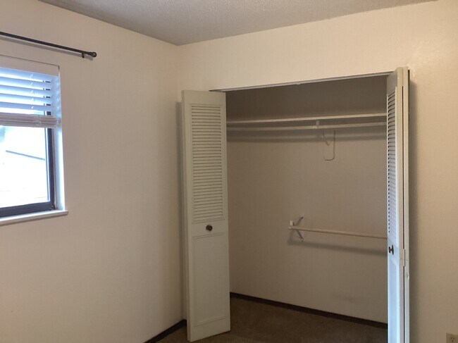 Foto del edificio - 813 Pine Ave