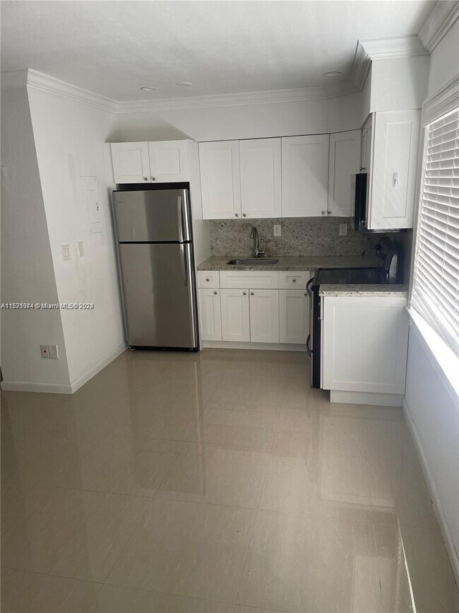 Foto del edificio - 1 Edgewater Dr