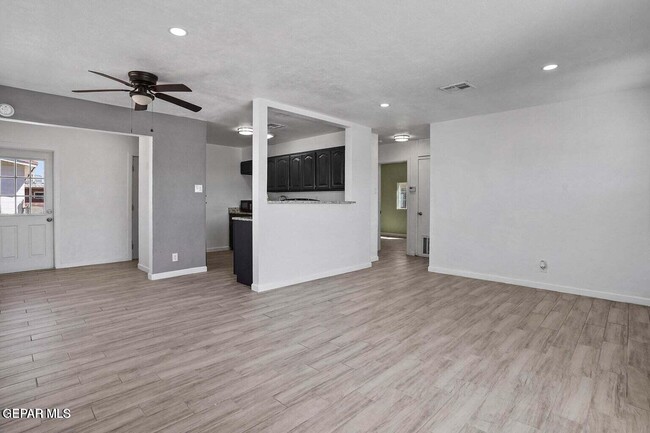 Building Photo - 5021 Tetons Dr