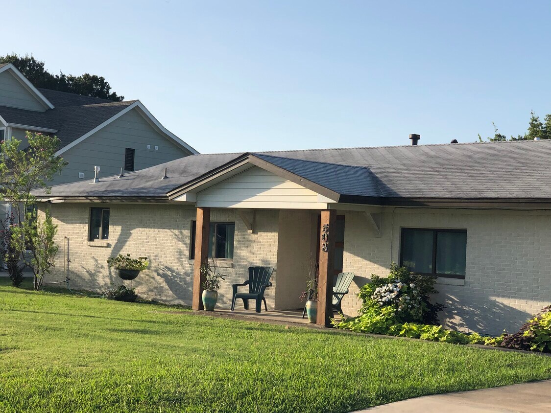 Photo - 508 Main St (Roanoke, TX)