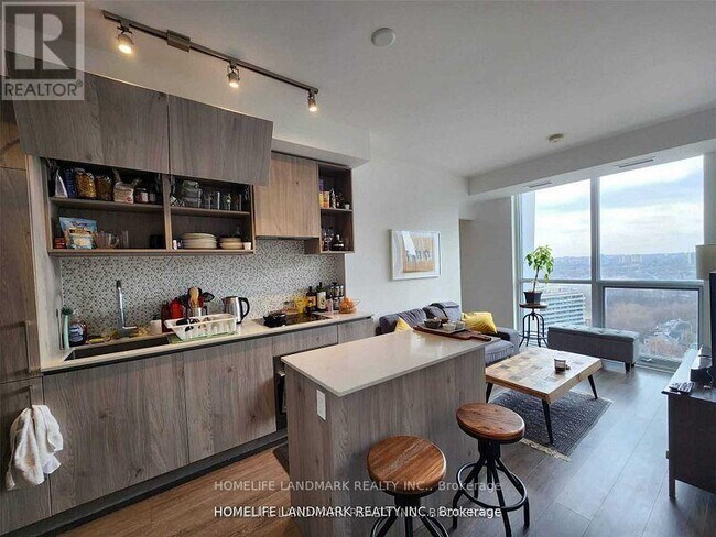 Photo du bâtiment - 1 Yorkville Ave