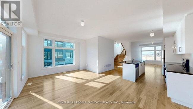 Building Photo - 37 Drainie St