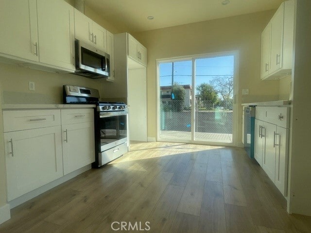 Building Photo - 702 E Glenoaks Blvd