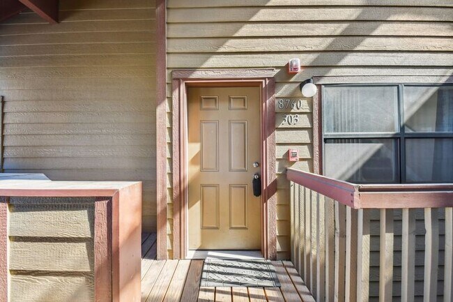 Foto del edificio - 8760 Corona St