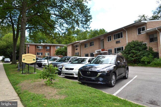 Foto del edificio - 650 Brooke Rd