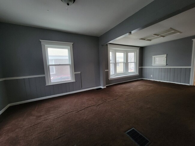 Building Photo - 1297 East Main