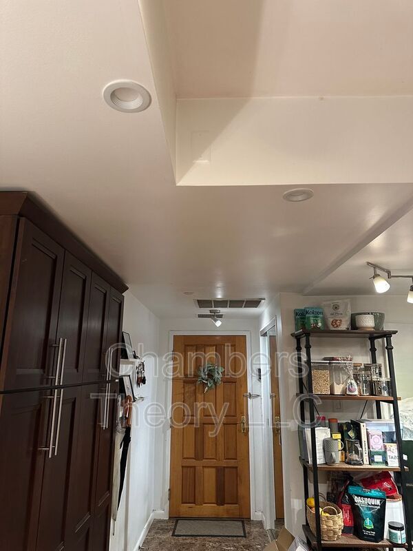 Foto del edificio - 1530 Key Blvd