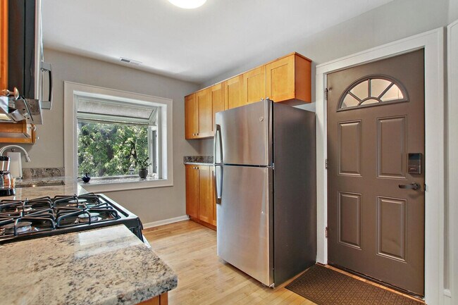 Foto del edificio - 915 W Pacific Ave